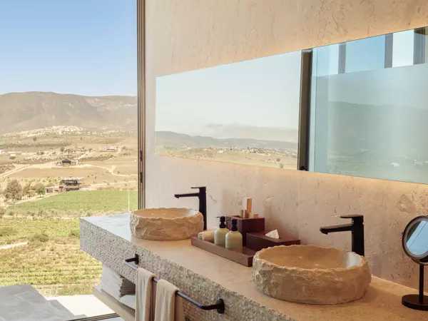 Three_Bedroom_Bathroom-Banyan_Tree_Veya-Valle_de_Guadalupe